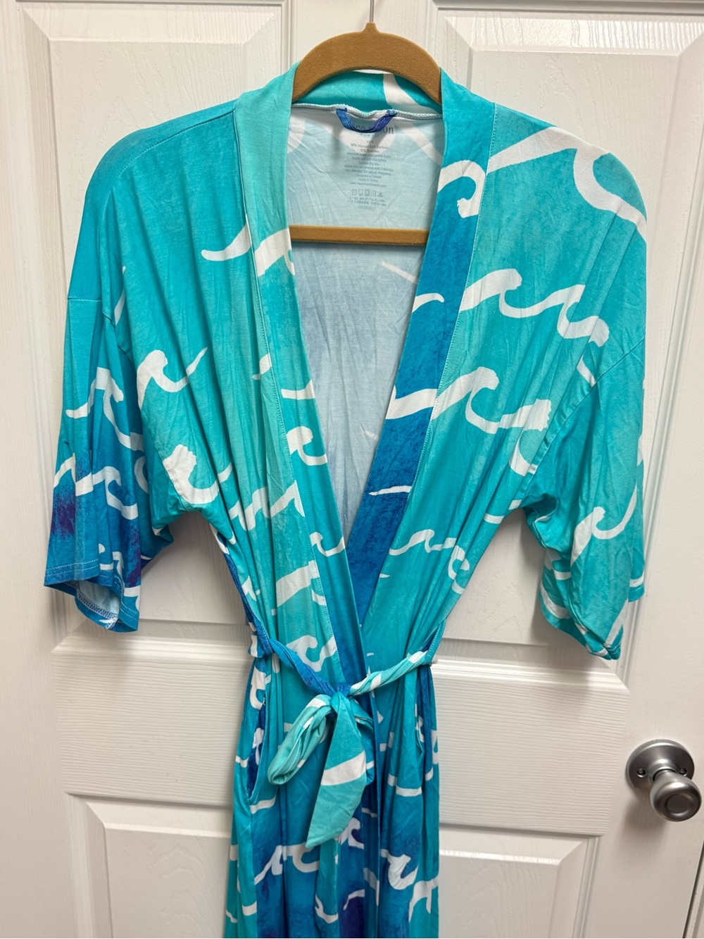 Coco Moon Wave Robe - Picture 2 of 11
